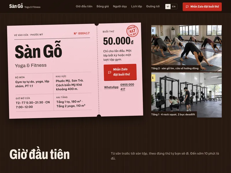 Phòng yoga & fitness — Quầy vé in trên bàn gỗ